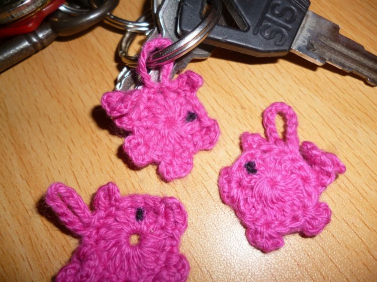 Tip na darček na Silvestra - šťastné prasa, na ktorom môžete vydržať talisman pre šťastie tinker silvestrovský háčkovaný prasiatko ružový príves