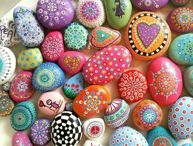 Maľovanie a označovanie šťastných kameňov - nápady a pokyny