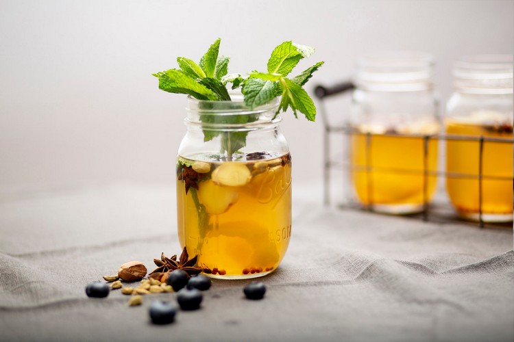 Vyrobte si recept na biele varené víno na zimný punč sami