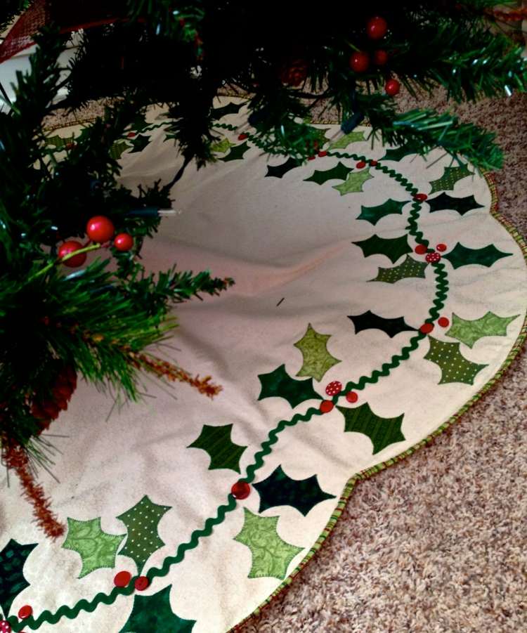 Ozdobte vianočný stromček vianočnou dekou vianočný stromček šperky imelo listy deco jedľové vetvy