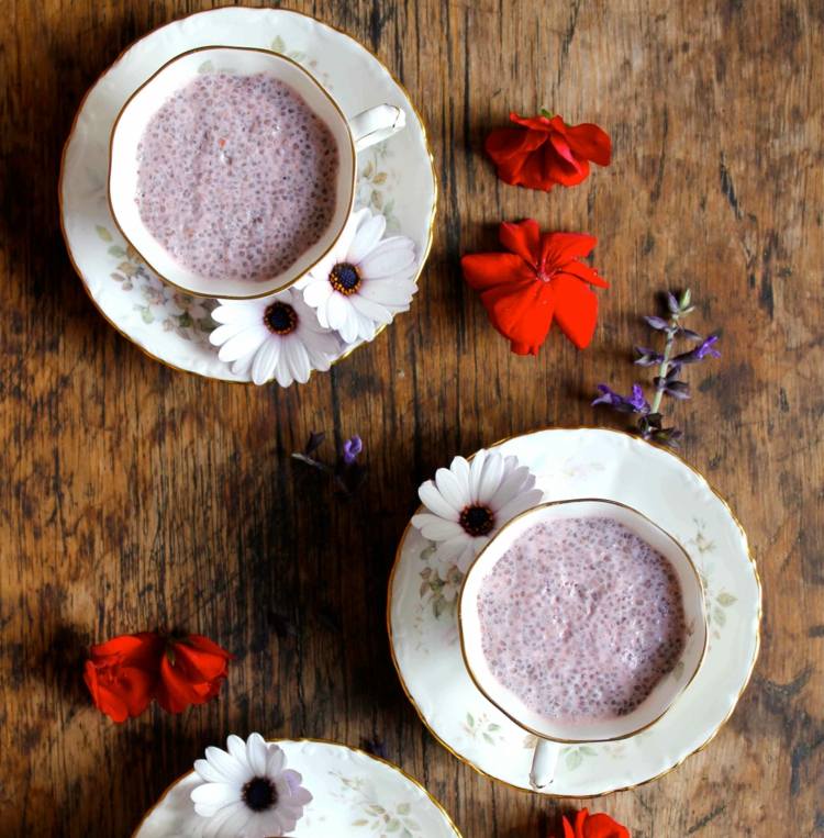 Smoothie podávajte s chia semienkami namiesto kávy Jahody chutné recepty smoothie chia semienka