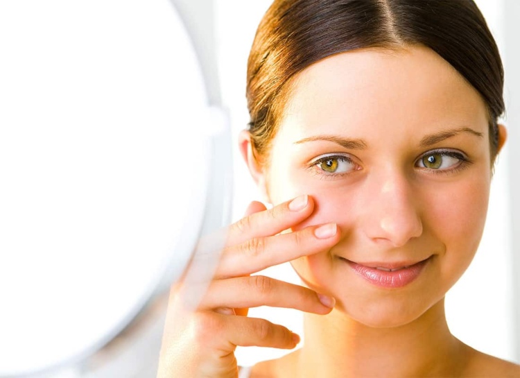 Exfoliačný proces s čistou pokožkou na báze kyseliny glykolovej zastavuje starnutie