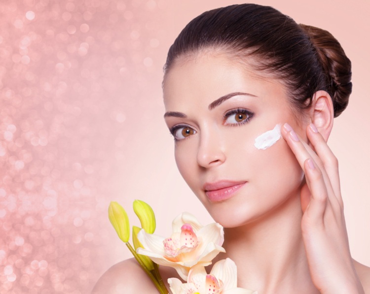 Na suchú pokožku naneste peeling s kyselinou glykolovou