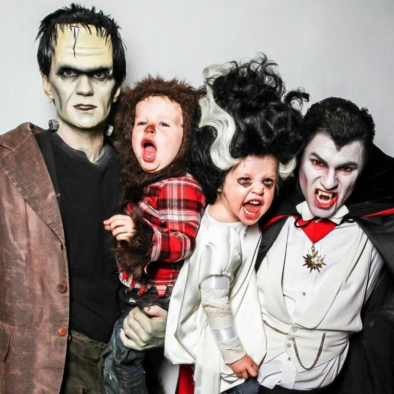 Lacné kostýmy z Mardi Gras - rodina Addamsových lacné karnevalové kostýmy addams upír frankenstein rodinný nápad