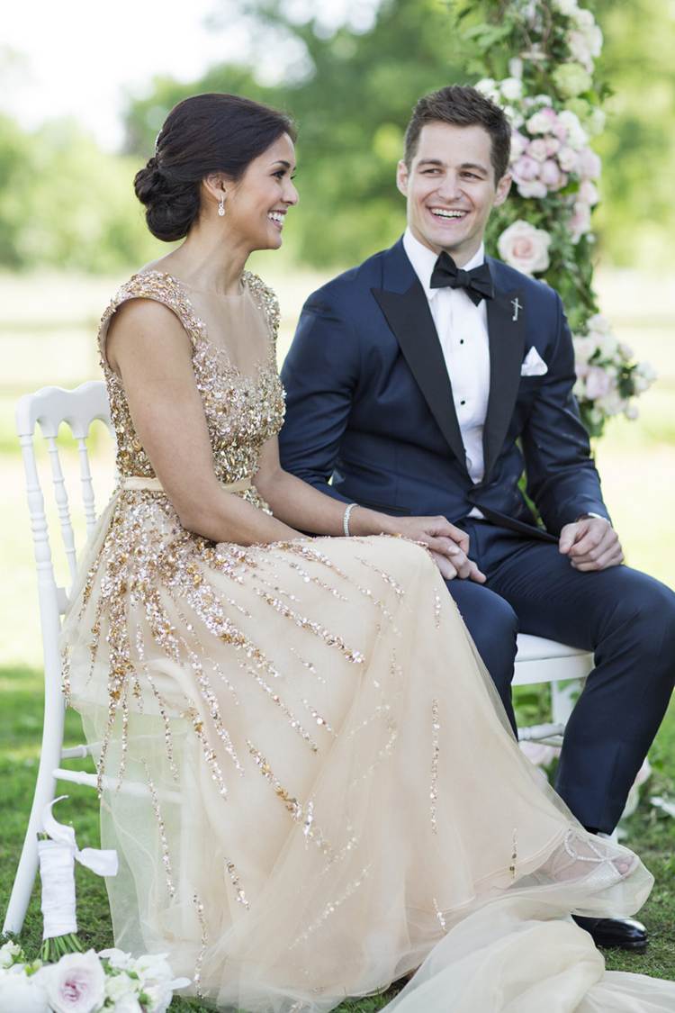 zlaté svadobné šaty z flitrového živôtika