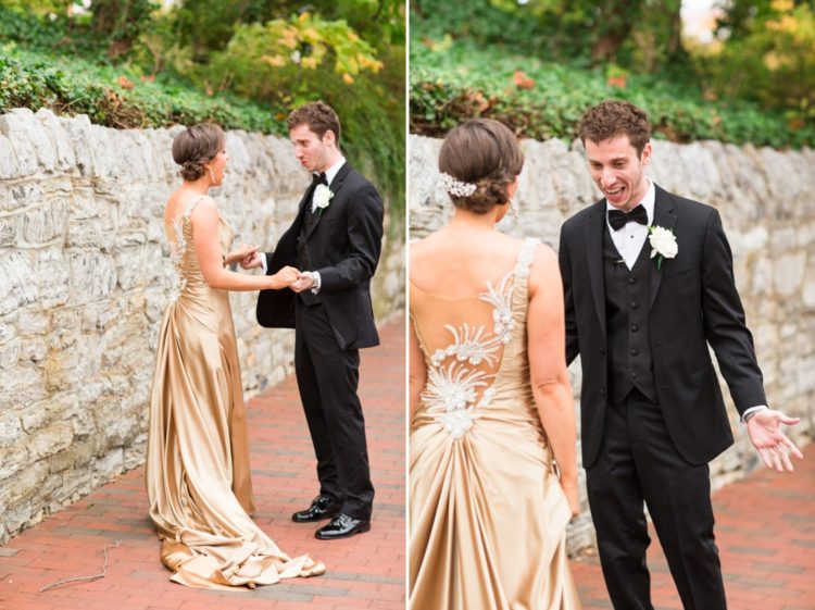 zlaté svadobné šaty späť detail čipkované pletené účesy saténové šaty