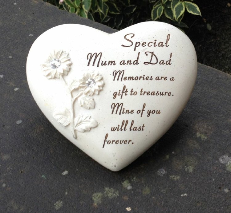 Návrh hrobu s ozdobou hrobu v 3D optike hrob-design-hrob-šperky-3d-srdce-biela-kvetina-nápis