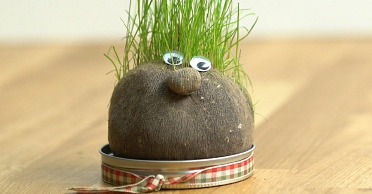 Tinkerova trávová hlava s deťmi - jednoduchý návod na imitáciu