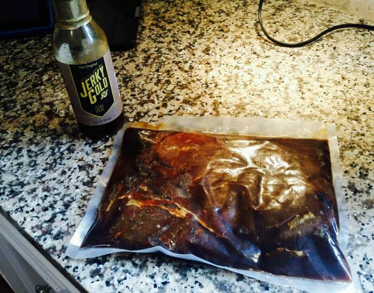 gril-marináda-urobte-si-svoj-recept-vákuovo-pečať-divoké hovädzie mäso