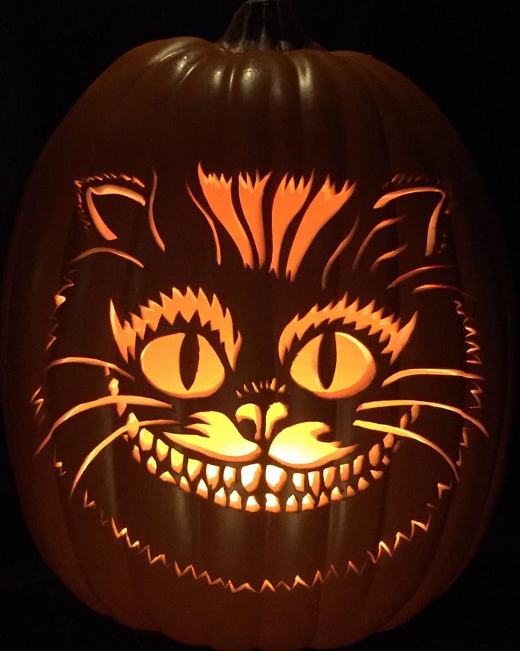 Vyrezávaná halloweenska tvár Jack-O-Lantern Cheshire Cat