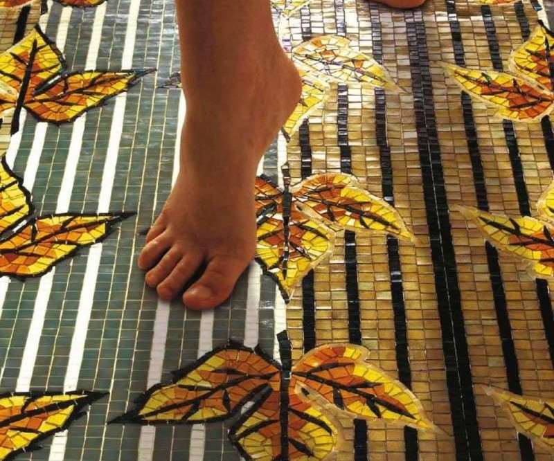 Zelené podlahové dlaždice-sklo-mozaika-nápady-vzor