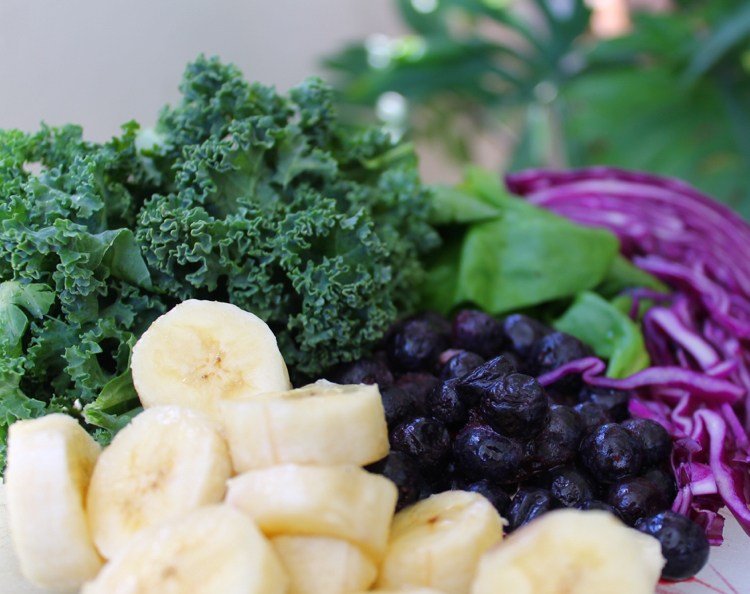 zelené-smoothies-špenát-kel-banán-maliny