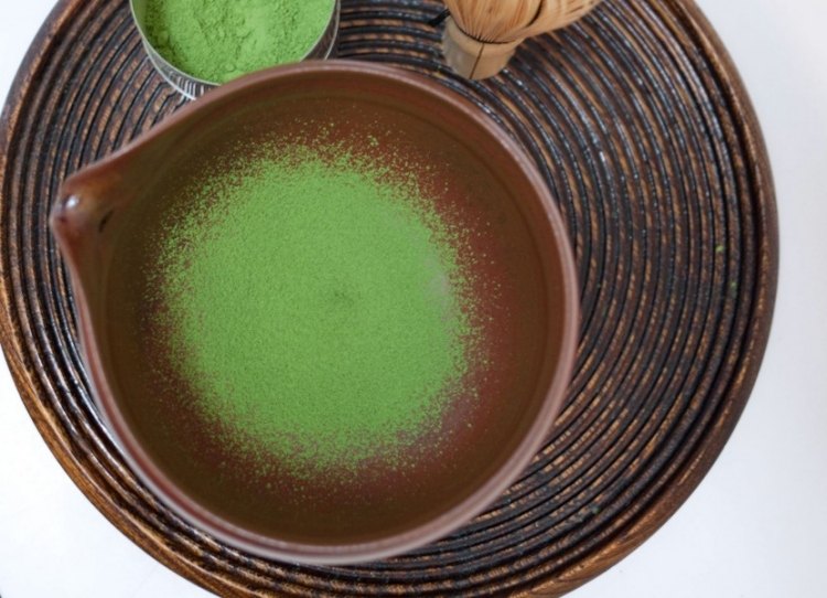 sito na zelený čaj matcha-prípravok-prášok