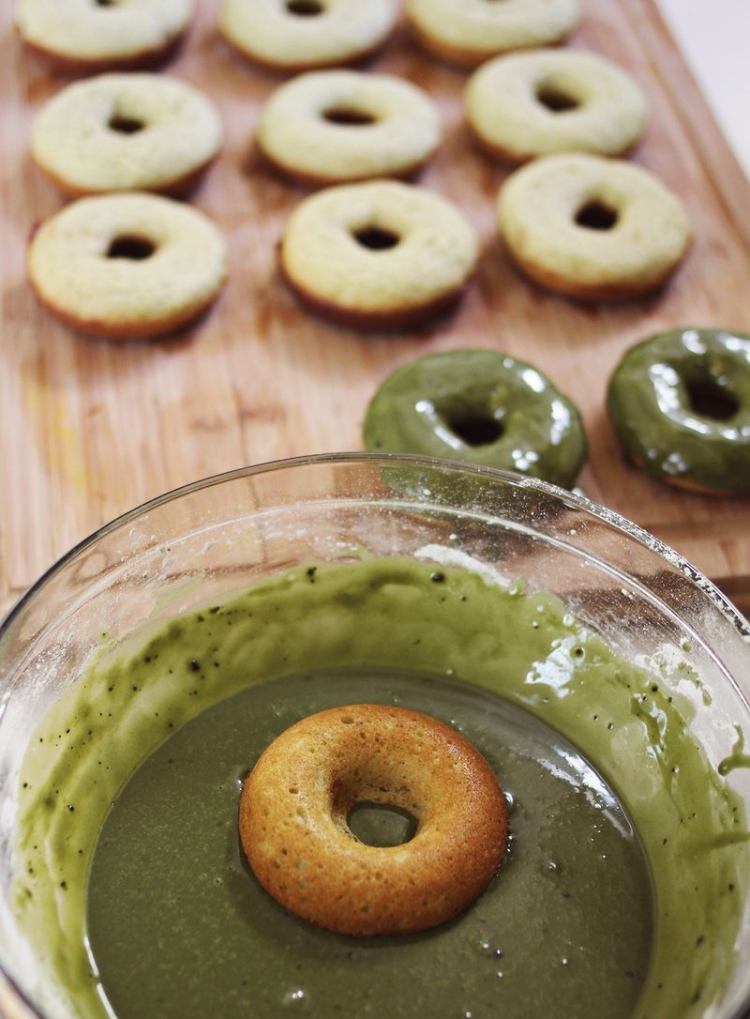 zelený matcha-čaj-recept-šišky-poleva