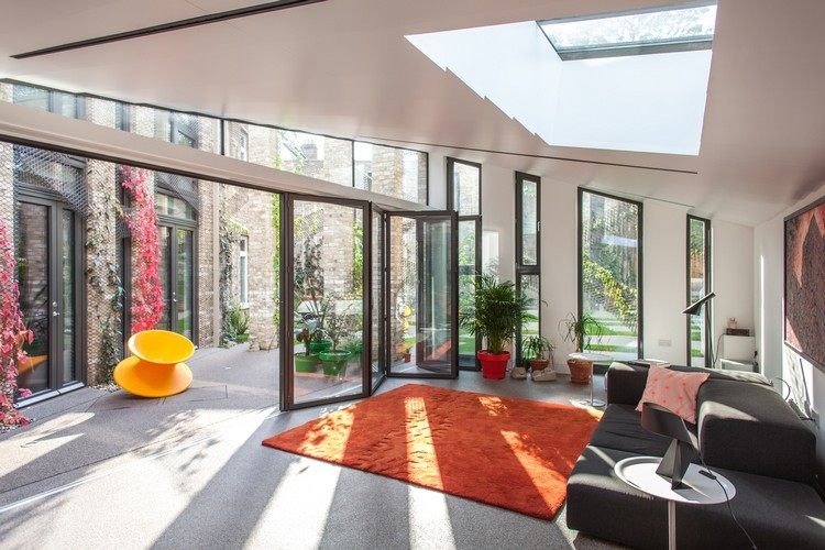 Zelená obývacia izba popínavé rastliny-prirodzené-svetlo-obývačka-svetlíky