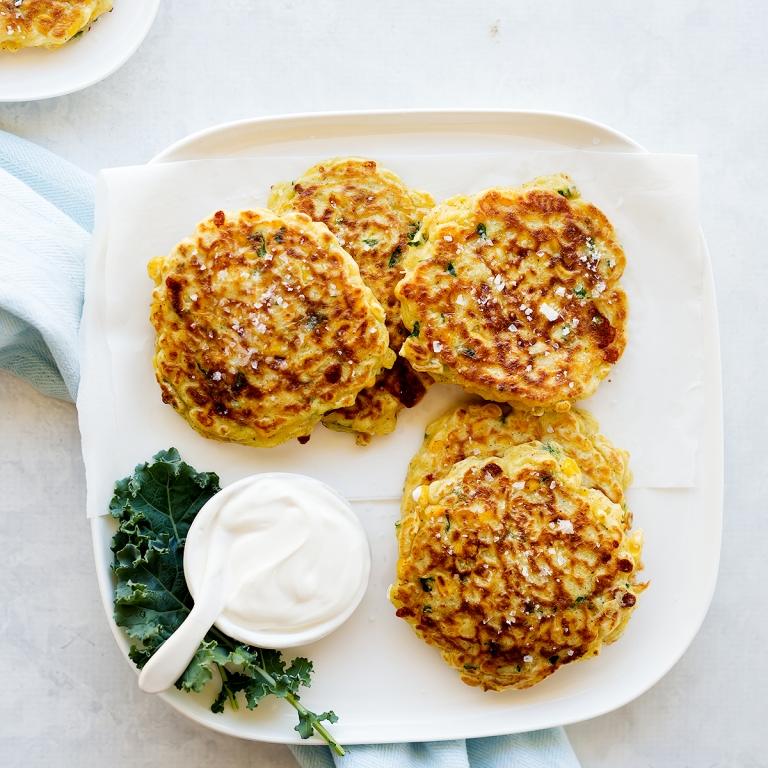 Vegánske zeleninové koláče s vegánskou zálievkou z quinoa