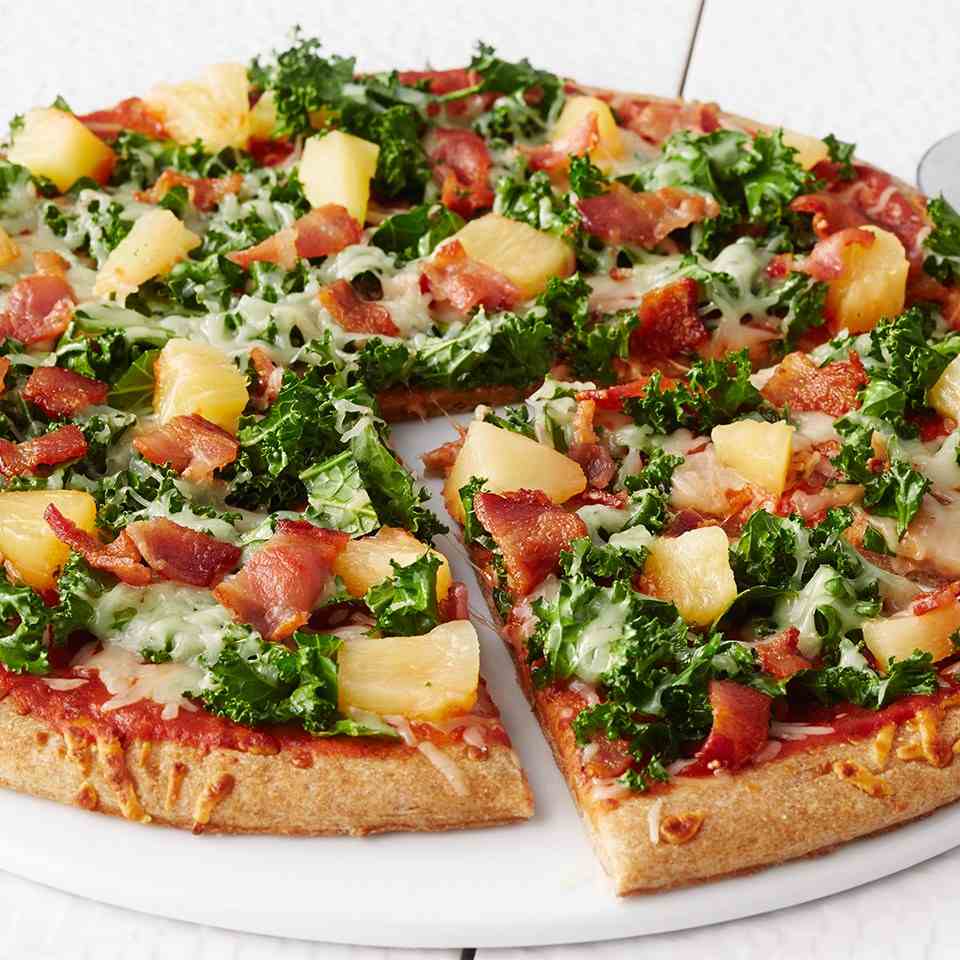 Pripravte si vlastnú pizzu so zeleninou, ananásom a slaninou