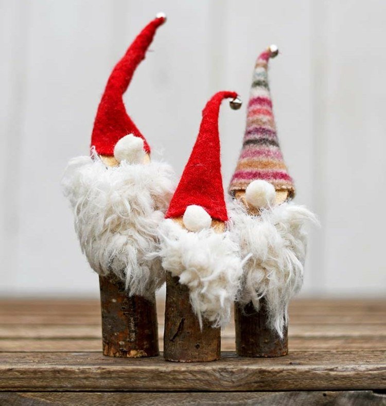 Vyrobte si vianočných škriatkov z konára alebo kmeňa stromu sami s deťmi