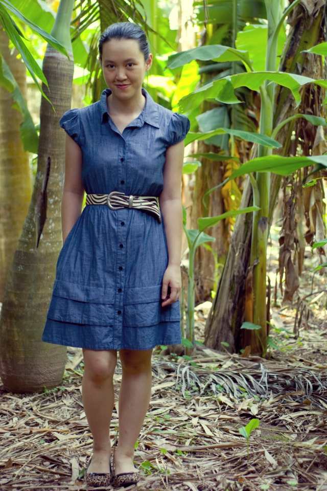 Opasok so zvieracími motívmi k rifľovým šatám džínsové šaty opasok doplnok moderná dámska móda