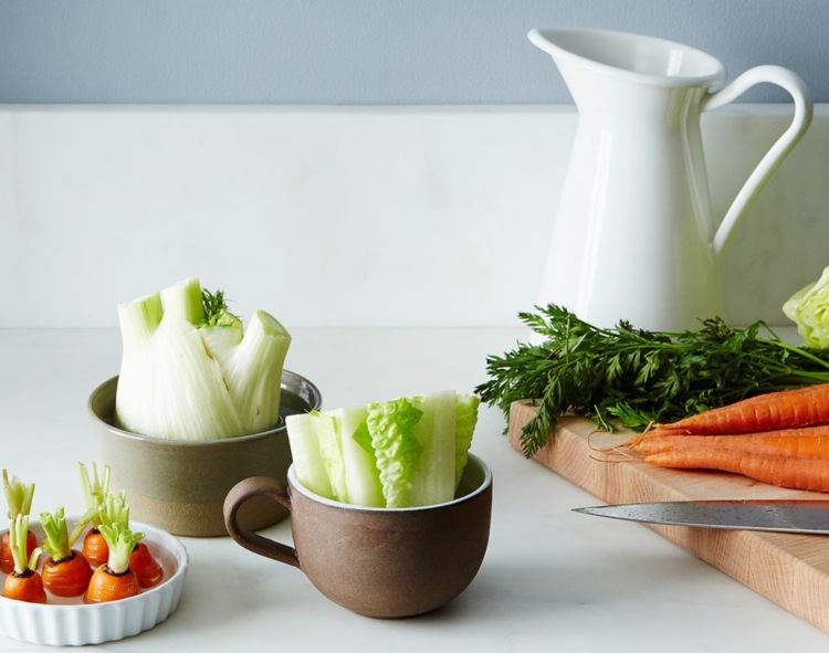 záhradnícke deti pestujú mrkvu mrkvu