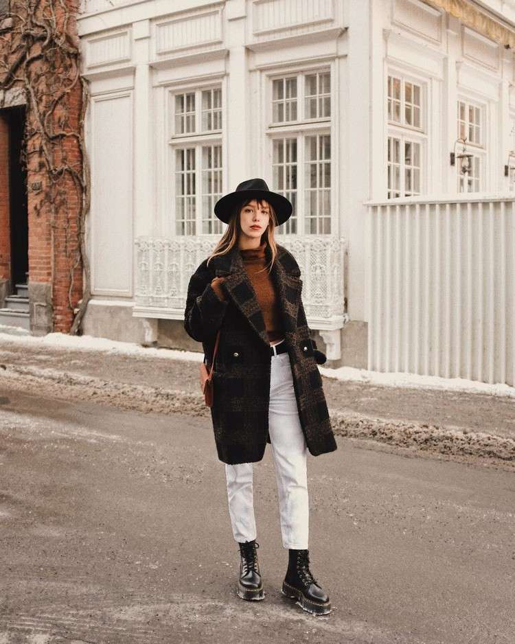 Džínsové trendy v štýle 2021 v štýle grunge