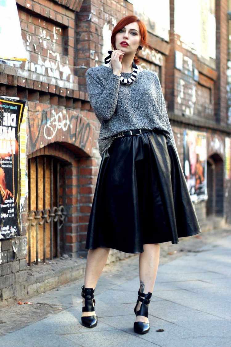 Kožená sukňa kombinuje nápady na oblečenie v štýle grunge