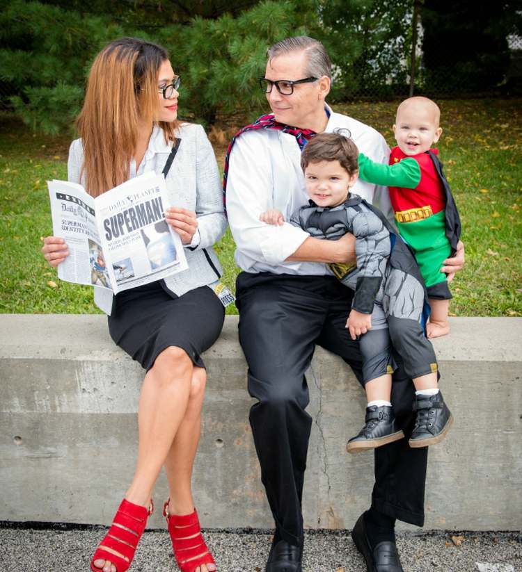 skupinové kostýmy-karneval-rodina-superhrdinovia-clark-lois-batman-robin