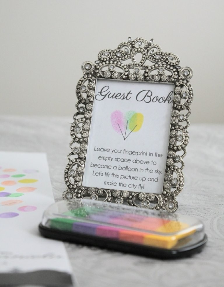 kniha hostí pre svadobné fotorámčeky odtlačky prstov z historických kamienkov