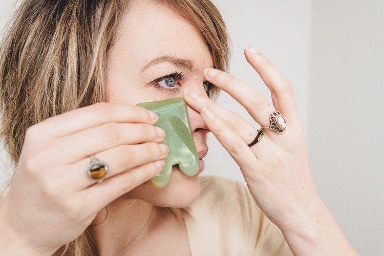 Masážna technika Gua Sha Domáce tipy na starostlivosť o tvár