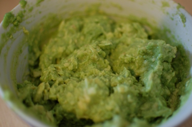 Guacamole-avokádo-dip-miešať-4