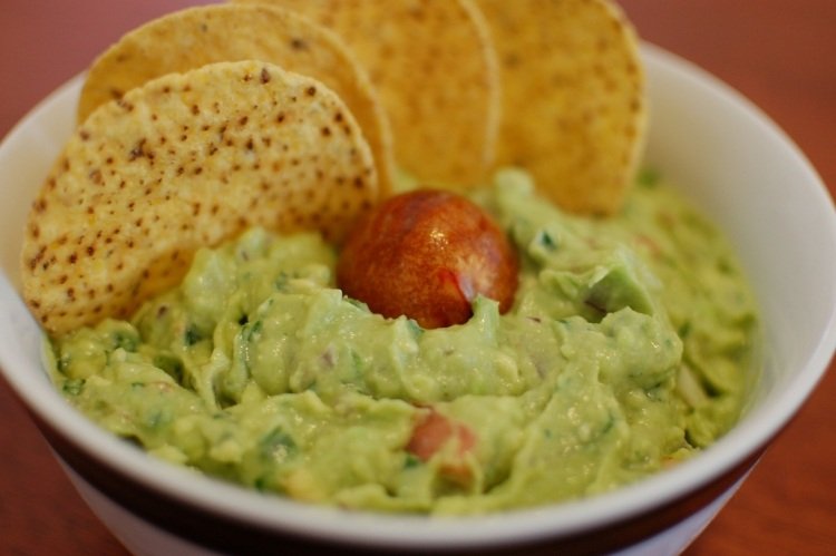 Guacamole-avokádo-dip-recept pripravený