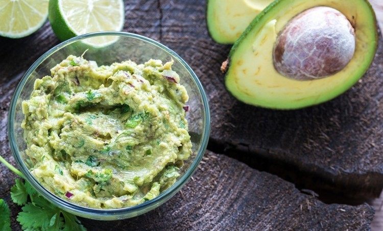 guacamole-recept-jamie-oliver-dip-spravne-tipy na skladovanie