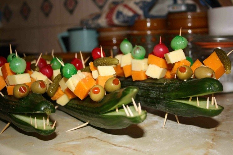 špízy-syr-uhorka-krokodíl-kyslá uhorka