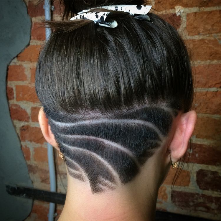 dlhé vlasy dámy strih podrezaných línií