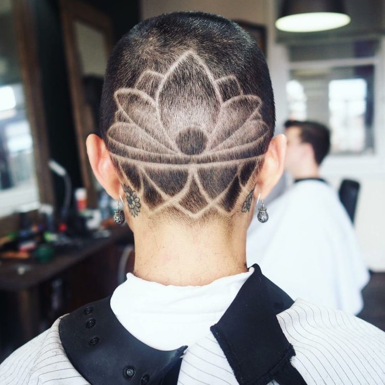 prepracovaný vzor lotosové čiary žena krátke vlasy