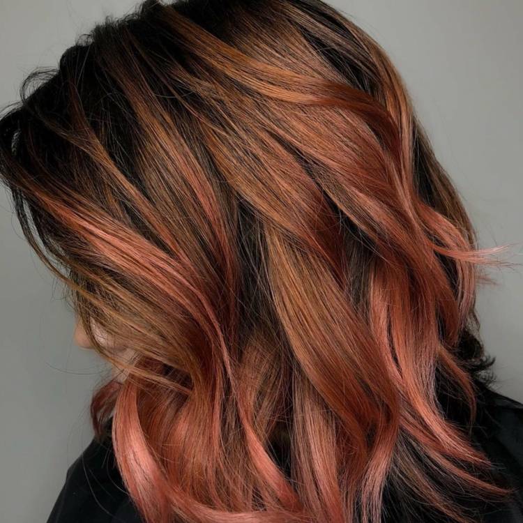 Ružovo hnedá farba vlasov svetlé pramene vlasov farbíte sami