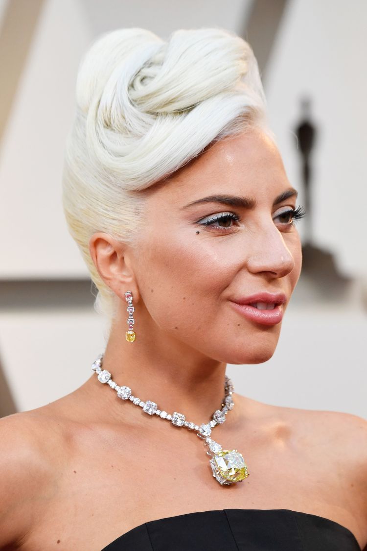 Farby na vlasy 2020 Platinové blond vlasy Udržujte účesy Lady Gaga
