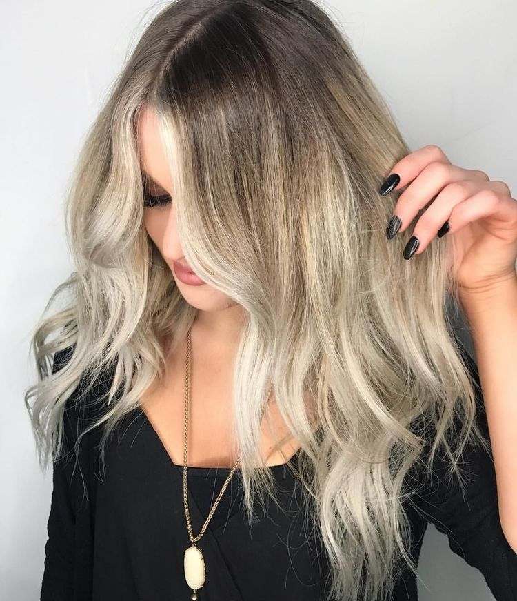 Trendy v farbe vlasov Peniaze Pie Blond vlasy s tmavými prameňmi