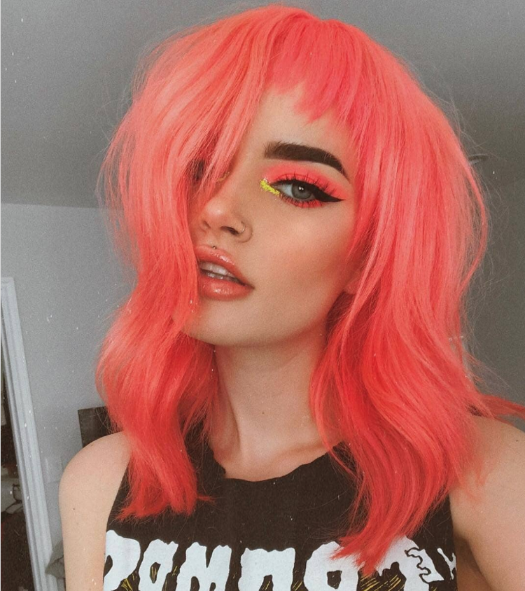 trendy farby vlasov 2019 ženy koralová oranžová 80. roky