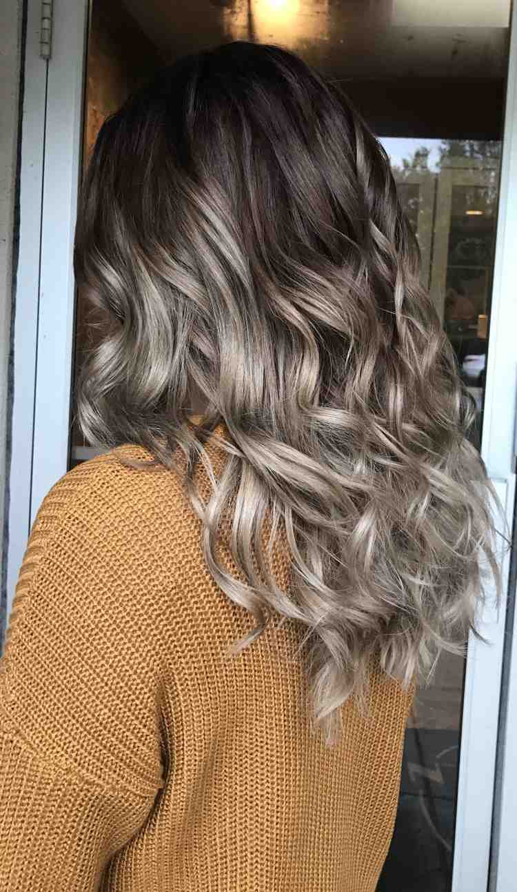 trendy farby vlasov 2019 ženy hubový vlasový gradient