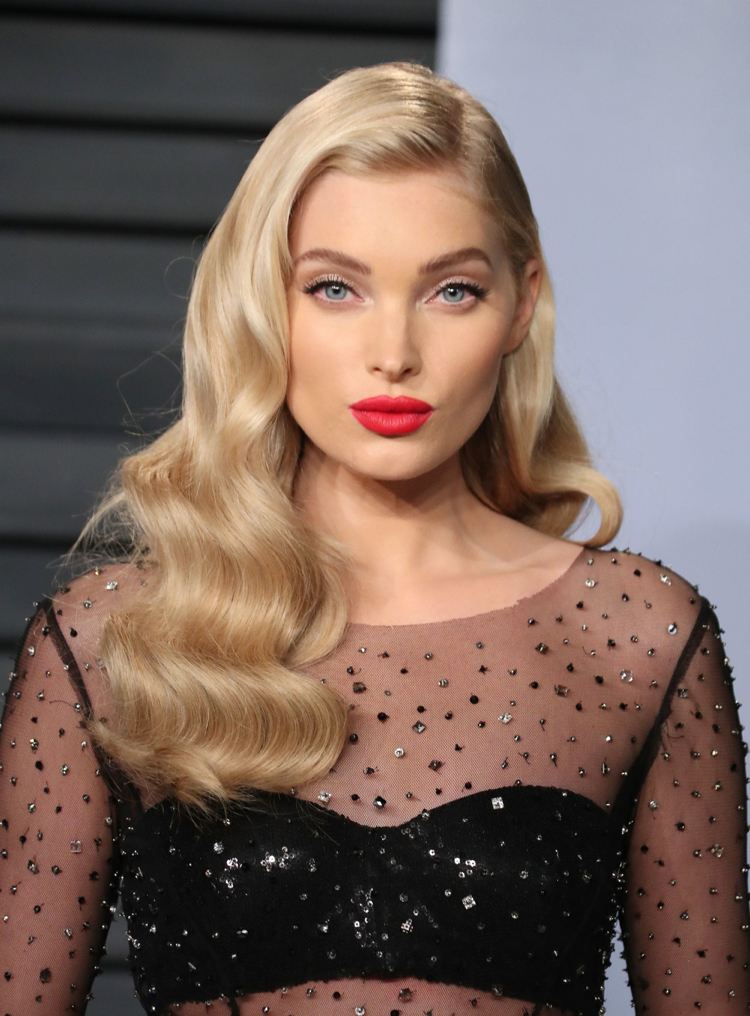 trendy farieb vlasov 2019 starožitné zlaté šampanské blond Elsa Hosk retro vlny