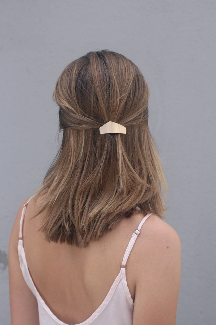 minimalistická sponka do vlasov zlatá geometrická trojuholníková