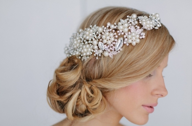 Nápady na účes-Nevesta-Čelenka-Spona-Kryštály-Perla-šperky do vlasov