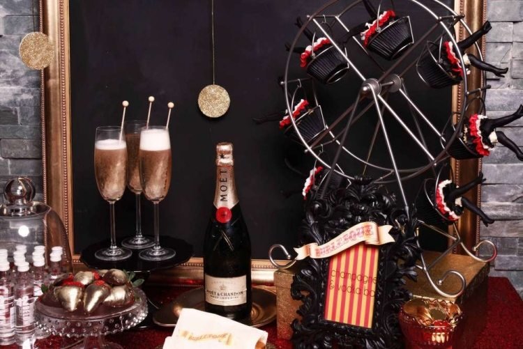 halloween-dezertné-stoly-s tematikou dizajnu-burleskne-svadobná sprcha-dekorácia