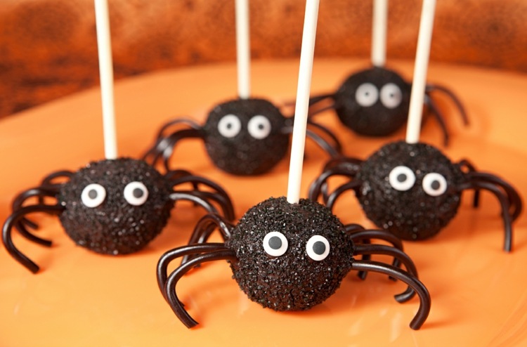 halloween-torta-puk-spider-nohy-sladkého drievka-vtipné-strašidelné