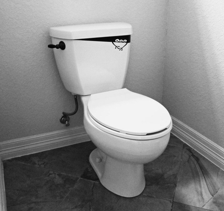 Halloweenská dekorácia drotár-toaleta-biela-obludná-čierna-veko-mramorová podlaha-vtipná