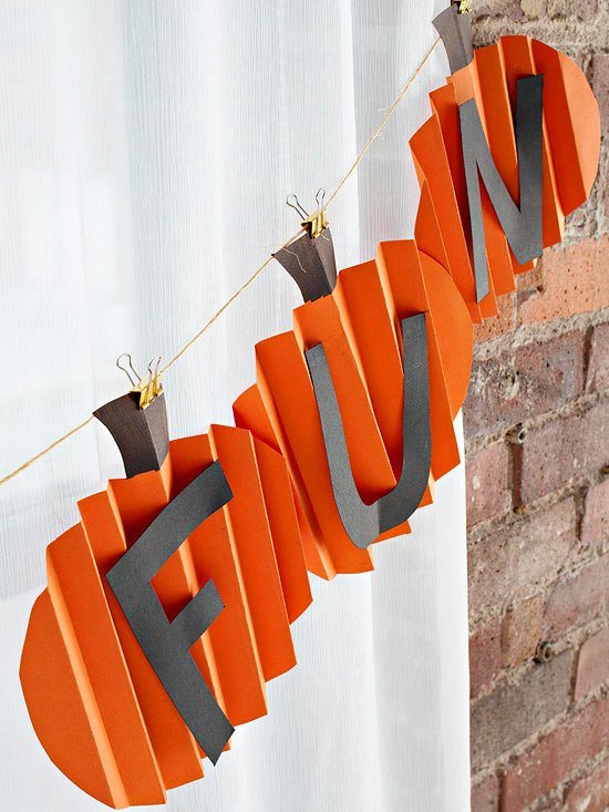 Tipy na výrobu girlandy na Halloween nápady na tekvice so šperkami