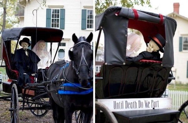 Len manželský pár rodinný kočiar-halloweenska dekorácia s kostlivcami Svadobne-halloweenska dekorácia