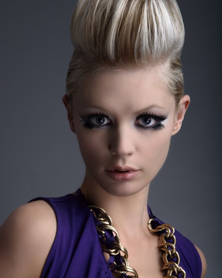 Skvelé na temene hlavy a príliš veľké umelé riasy halloween-účesy-objem-top-z-hlavy-skvelé-dráždivé-mihalnice