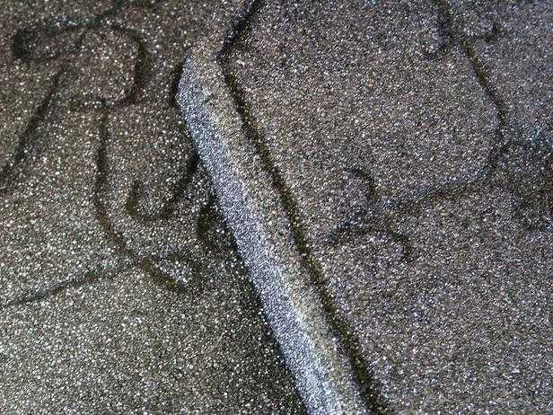 Halloween-záhradná dekorácia-urob si sám-polystyrén-náhrobky-farba v spreji